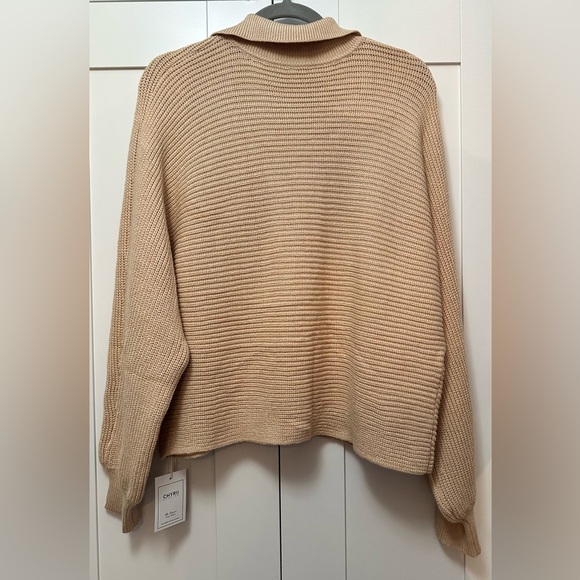 Cozy Tan Women's Sweater V Neck With Flip Collar Sz MED NEW! - Picture 2 of 4